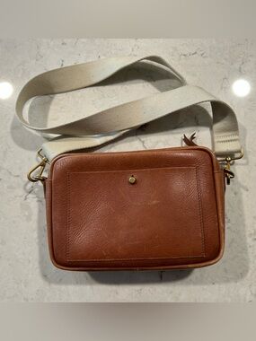 Madewell The Transport Crossbody Camera Bag - GUC
